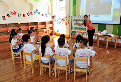 初中毕业学什么专业好？幼师专业前景与职业规划分析